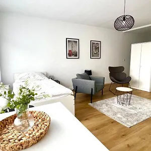 Apartment Schoene In Linden - 48qm, Moderne Kueche, Bad, Balkon, 4 Personen, Wifi Hannover